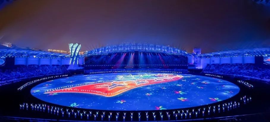 金沙990集团董事长李军受邀出席华中科技大学第十六届企业家论坛，并发表演讲