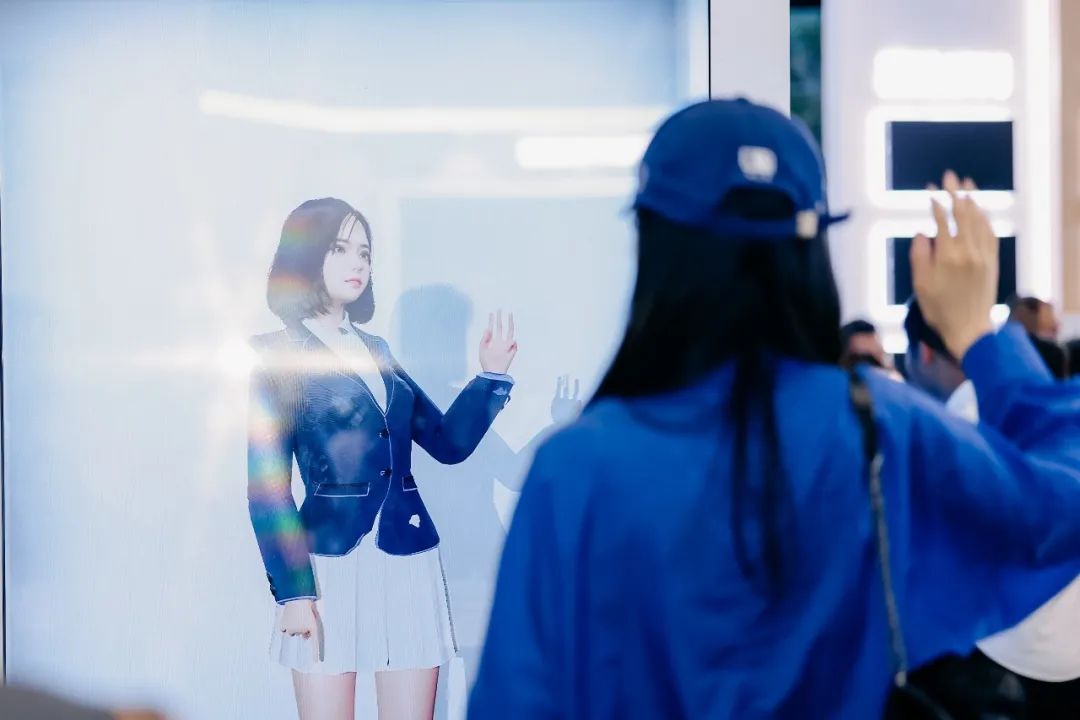 “AI+智能显示”引领未来 金沙990新品InfoComm展大放异彩