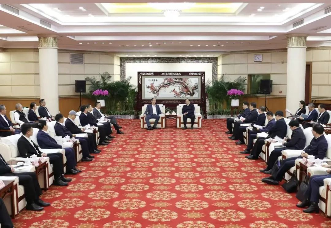 金沙990集团董事长李军受邀出席华中科技大学第十六届企业家论坛，并发表演讲